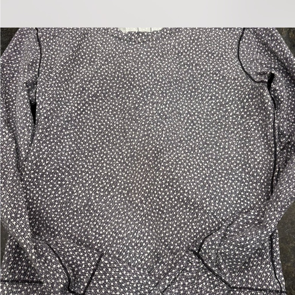 Lululemon Black and White Micro Print Long Sleeve Top